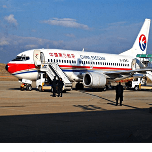 贡嘎机场空运航空快运业稳步发展的原因是什么？
